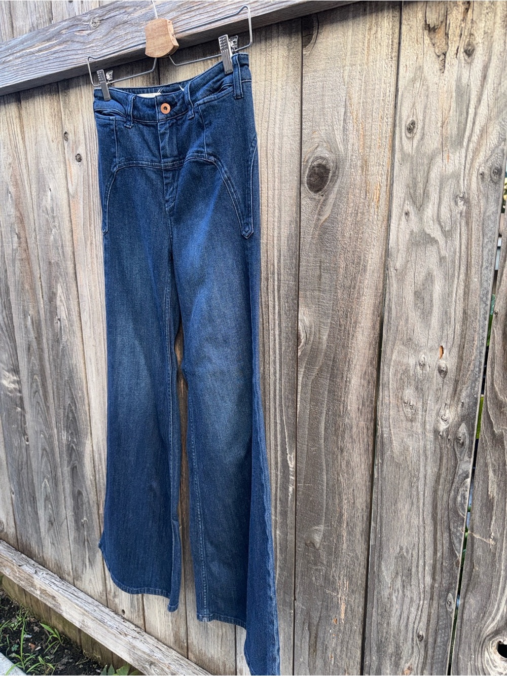 Pilcro Ultra High-Rise Slim Flare Jeans Size 26 - Picture 4 of 10